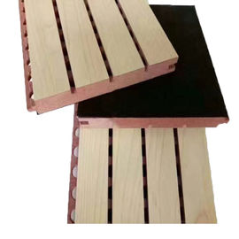 騒音低減の壁のための木の溝がある音響パネルの、木製のパネルおよび天井