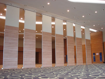 会議場のための天井の隔壁への音響の滑走の移動可能な壁の折目の床