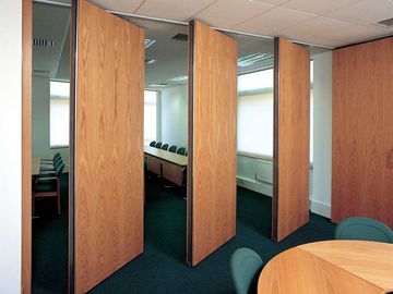 オフィス/会議室のための仕切りのドアを滑らせる商業堅いカバー音響の生地