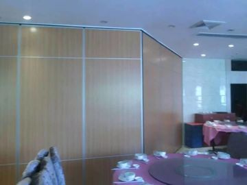 ホテルのためのメラミン表面の操作可能なスライディング・ドア/折る部屋ディバイダー