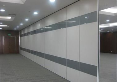 天井の音響の折る隔壁システム シンガポールによってカスタマイズされる色への床
