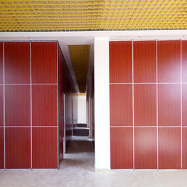 宴会のホールの会議室のための操作可能な滑走の折る内部の木のドアの移動可能な隔壁