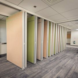 音-引きつけられる物質的で移動可能な壁パネル/オフィスの仕切りシステム