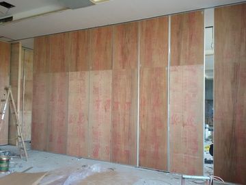 宴会のホールの木の健全な絶縁材の移動可能な隔壁の防音の操作可能な壁