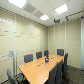 折り畳み式アルミニウム操作可能な壁の仕切りの会議場の会議室のための移動可能な隔壁