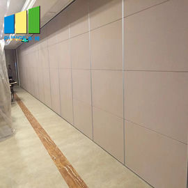 オフィスのための積み重ね可能な折る仕切りのパネルの音の証拠の音響の隔壁