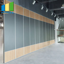 生地の会議室のための移動可能な壁システム ダバオ音響の折り畳み式の滑走の仕切り