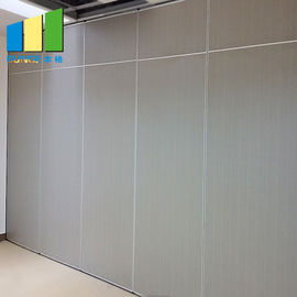 移動可能な壁パネルの健全な絶縁材音響部屋ディバイダーの折り畳み式の仕切りを滑らせる会議室