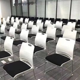 EBUNGEの人間工学的のオフィスの椅子の倍数は会議室のためのオフィスのゲストの訪問者の積み重ね可能な椅子を着色します