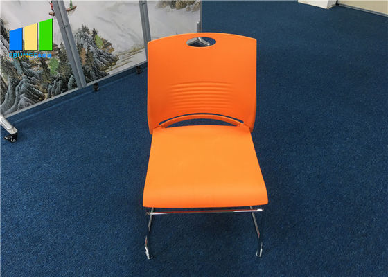 ポリプロピレンのプラスチック オフィスの訪問者の椅子は積み重ね可能な訓練の椅子をカスタマイズした