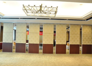 会議室のための折る隔壁を滑らせる装飾的な掛かるシステム
