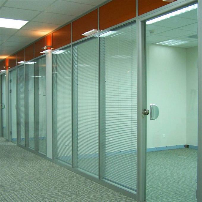 完全な高さのオフィスのディバイダー ガラス仕切りのオフィスの防音の取り外し可能な隔壁