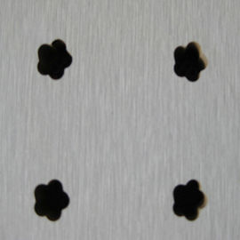 ポリエステル線維の穴があいた木製の音響パネルのオフィスの木製の防音板