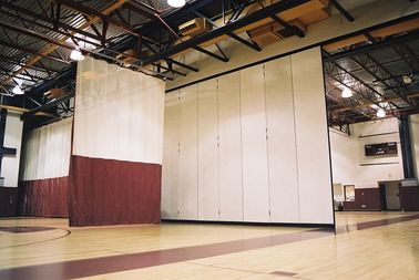 内部の装飾的なアルミニウム プロフィールの操作可能な体育館の木の移動可能な隔壁