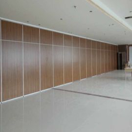 会議室部の移動可能な壁システム防音の音響の隔壁タイ