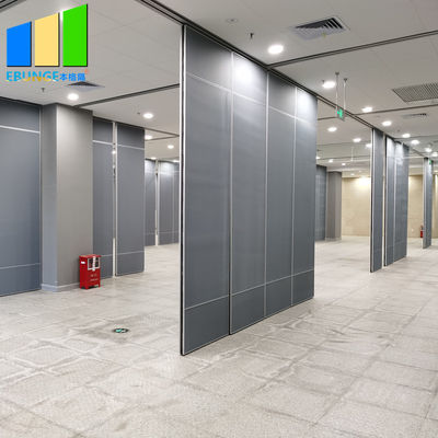 装飾用布の壁パネル