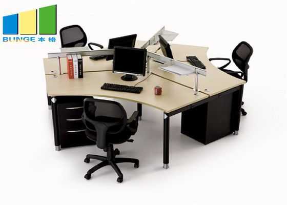 商業4つの座席キュービクルの机の現代テーブルのモジュラー オフィス ワークステーション キャビネットのオフィス用家具
