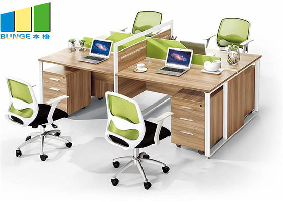 現代モジュラー オフィスのキュービクルは管理の椅子のオフィスの仕切りワークステーションを一致させる