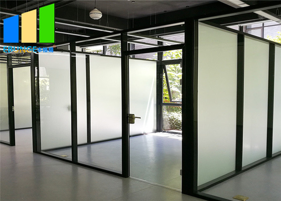 アルミニウム緩和されたオフィス ガラスは商業内部の携帯用オフィスの壁を仕切る