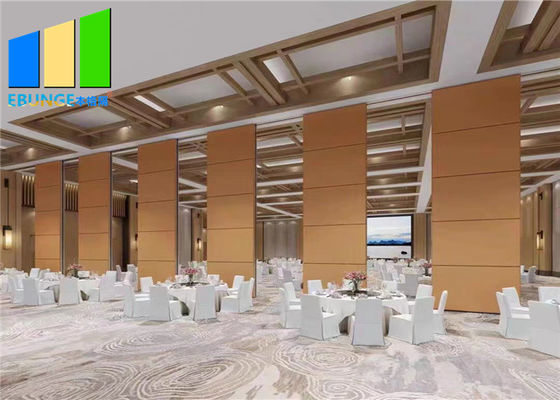 アルミ トップ ハング 動く隔壁